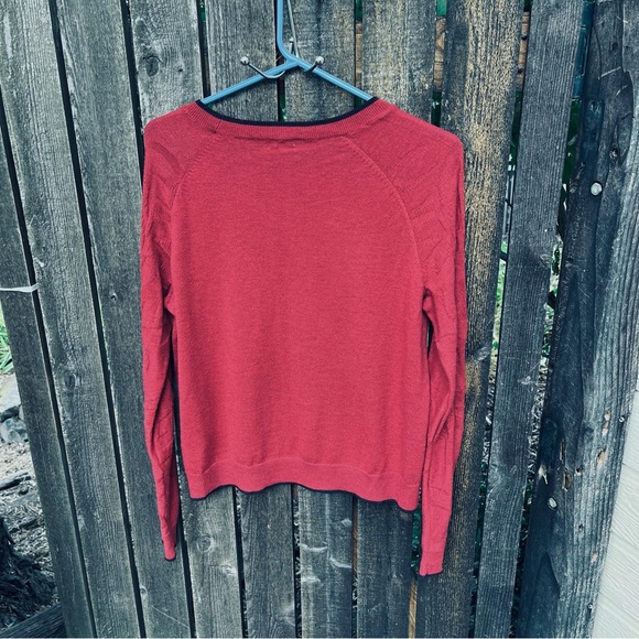 Smartwool Wm’s Edgewood Crew Pomegranate Heather Textured Floral Sleeve Sweater - Picture 10 of 13